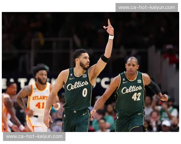 冰与火的青春挽歌：当亚特兰大老鹰撞上孟菲斯灰熊，谁才是新时代的掌舵人？